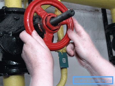 Просто відкрутити вентиль недостатньо Просто відкрутити вентиль недостатньо