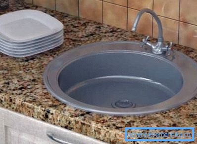 Розміри круглих мийок для кухні дуже різноманітні і відрізняються не тільки діаметром, але і глибиною Розміри круглих мийок для кухні дуже різноманітні і відрізняються не тільки діаметром, але і глибиною