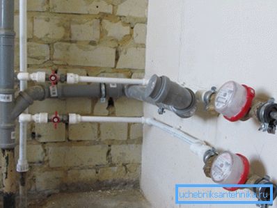 Кульові вентиля на підводках водопостачання. Кульові вентиля на підводках водопостачання.