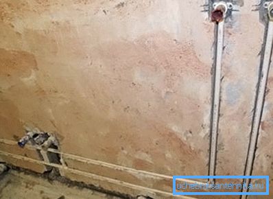 Прихована прокладка труб водопроводу в стіні Прихована прокладка труб водопроводу в стіні