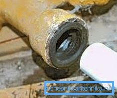 З'єднання елементів, краї яких обмазані силіконом З'єднання елементів, краї яких обмазані силіконом