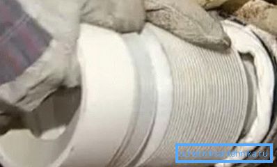 З'єднання патрубка з каналізаційною трубою З'єднання патрубка з каналізаційною трубою