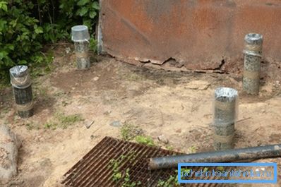 Стовпи під конструкцію. Стовпи під конструкцію.