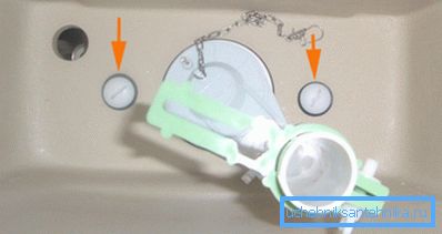 Стрілками вказані кріпильні болти Стрілками вказані кріпильні болти