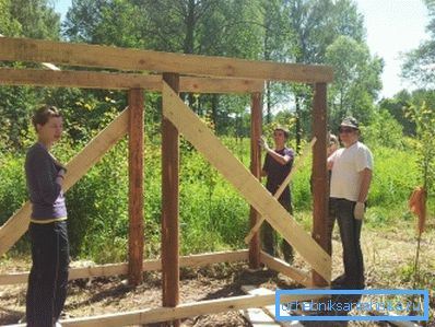Будівництво каркаса річного душа з роздягальнею. Будівництво каркаса річного душа з роздягальнею.
