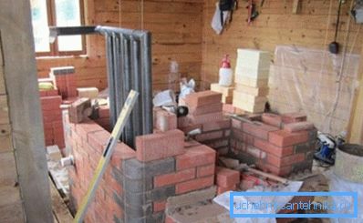 Теплообмінник розміщується в печі ще на етапі будівництва Теплообмінник розміщується в печі ще на етапі будівництва