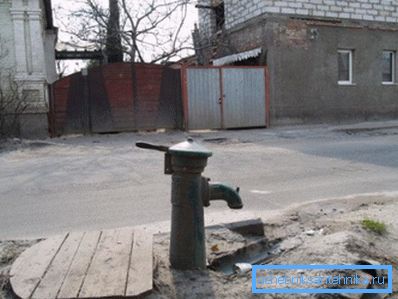 Традиційний вуличний гідрант Традиційний вуличний гідрант