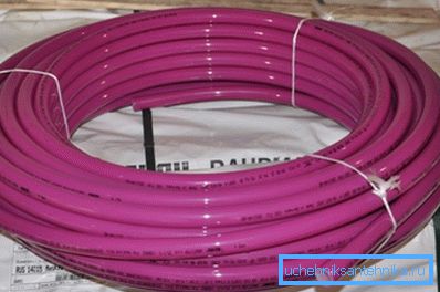 Труба опалення Рехау Rautitan Pink поставляється в бухтах. Труба опалення Рехау Rautitan Pink поставляється в бухтах.