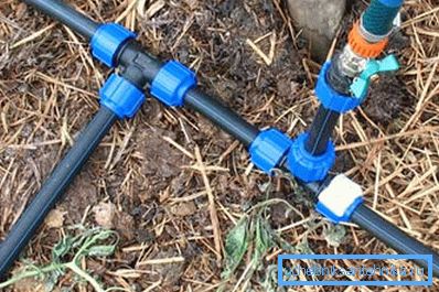 Труби ПВХ для водопроводу на дачі підходять як не можна краще, їх вага невеликий, і вони не бояться вогкості Труби ПВХ для водопроводу на дачі підходять як не можна краще, їх вага невеликий, і вони не бояться вогкості