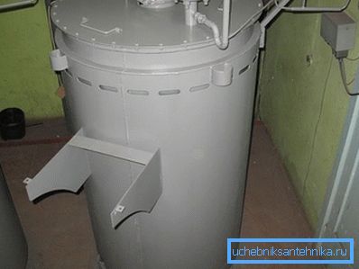 Твердопаливні двоконтурні котли тривалого горіння на тирсі Твердопаливні двоконтурні котли тривалого горіння на тирсі