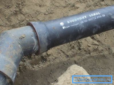 Ділянка чавунної магістралі водопостачання. Ділянка чавунної магістралі водопостачання.