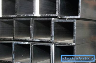З огляду на антикорозійні властивості такої продукції її можна складувати навіть під відкритим небом, але беручи до уваги високу вартість, цього прагнуть не робити З огляду на антикорозійні властивості такої продукції її можна складувати навіть під відкритим небом, але беручи до уваги високу вартість, цього прагнуть не робити