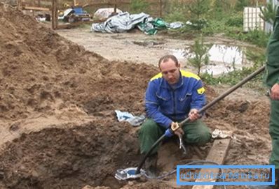 Установка проводиться за допомогою допоміжної штанги Установка проводиться за допомогою допоміжної штанги