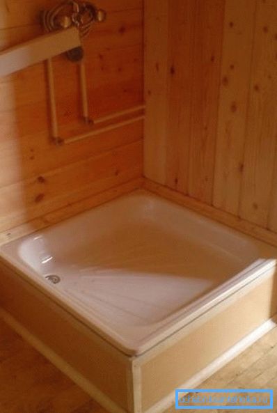 Встановлений піддон для душа Встановлений піддон для душа