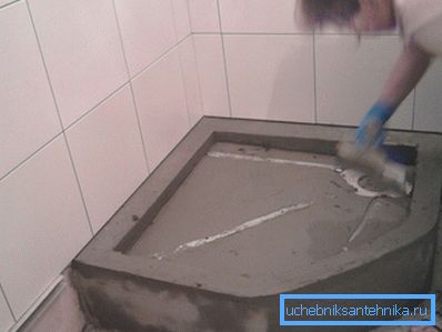 В оформленні піддону буде використана плиткова мозаїка В оформленні піддону буде використана плиткова мозаїка