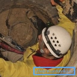 Залежно від типу джерела і його глибини, очищення умовно ділиться на кілька основних методів, які можна застосувати без залучення сторонніх фахівців: Залежно від типу джерела і його глибини, очищення умовно ділиться на кілька основних методів, які можна застосувати без залучення сторонніх фахівців: