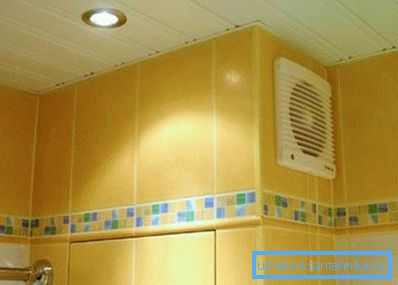 Вентиляційна решітка 200 на 200 з осьовим вентилятором у ванній Вентиляційна решітка 200 на 200 з осьовим вентилятором у ванній
