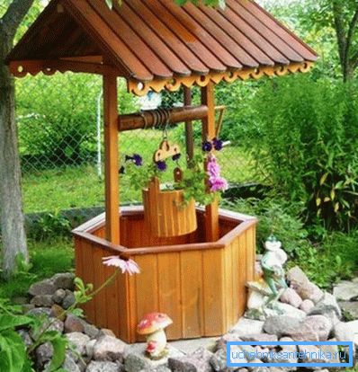 Верхня частина колодязя, виготовлені з бруса Верхня частина колодязя, виготовлені з бруса