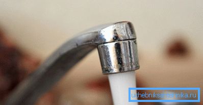 Вода з крана не повинна текти тонкою цівкою, самопливом. Необхідний надлишок тиску. Вода з крана не повинна текти тонкою цівкою, самопливом. Необхідний надлишок тиску.
