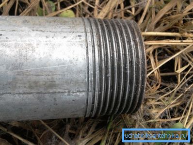 Водопровідна труба 32 мм або 1 1/4 дюйма з нарізаною різьбою Водопровідна труба 32 мм або 1 1/4 дюйма з нарізаною різьбою