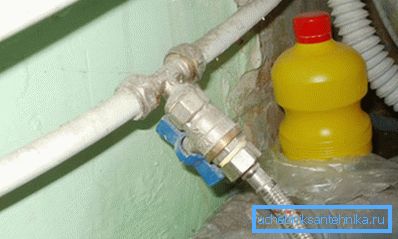 Врізка за допомогою трійника Врізка за допомогою трійника