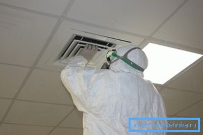 Всі роботи необхідно проводити в спеціальних захисних костюмах і при наявності справних індивідуальних засобів, що перешкоджають зараженню Всі роботи необхідно проводити в спеціальних захисних костюмах і при наявності справних індивідуальних засобів, що перешкоджають зараженню
