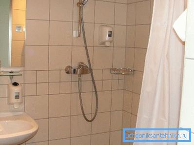 Вбудований в стіну душ для ванної кімнати Вбудований в стіну душ для ванної кімнати