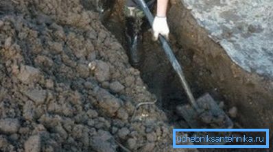Викопуємо траншею. Викопуємо траншею.
