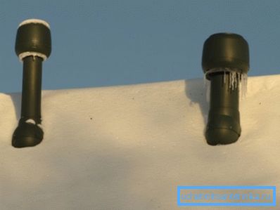 Випуски стояків на похилому даху. Випуски стояків на похилому даху.