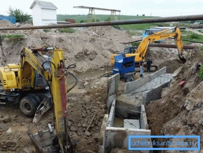 Закладка підстави для водопропускної споруди Закладка підстави для водопропускної споруди