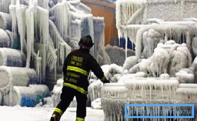 Зима буває безжальна Зима буває безжальна